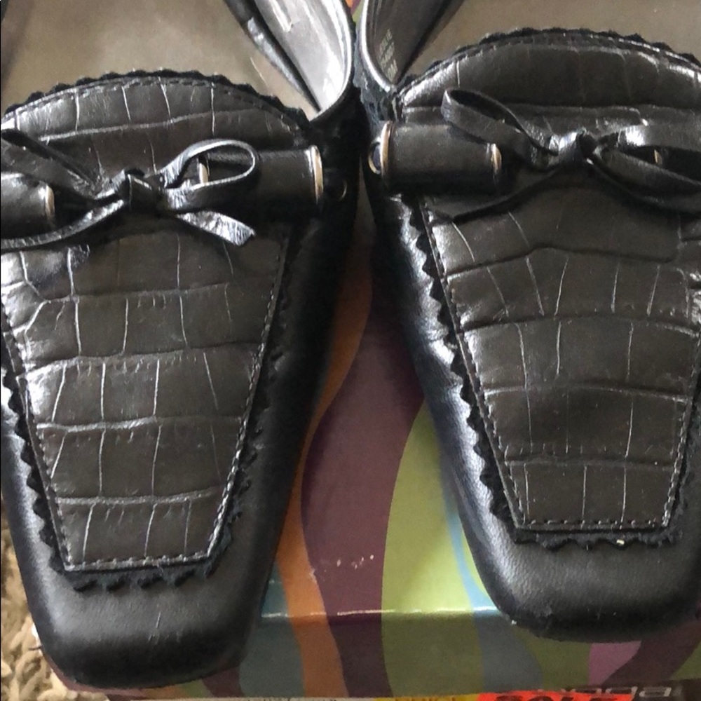 Slide - Picture 2 of 4